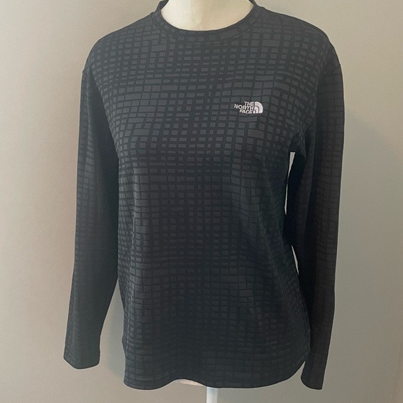 The North Face Grid Long Sleeve Tee - Picture 3 of 7